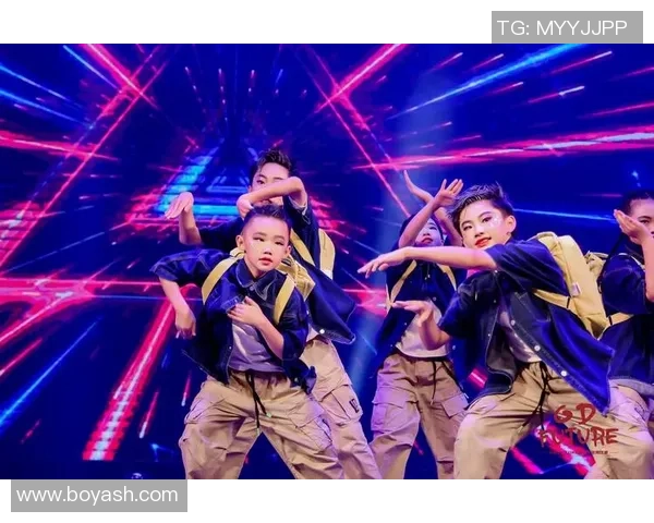 武汉街舞队的力量与激情：聚焦街舞文化的传承与创新